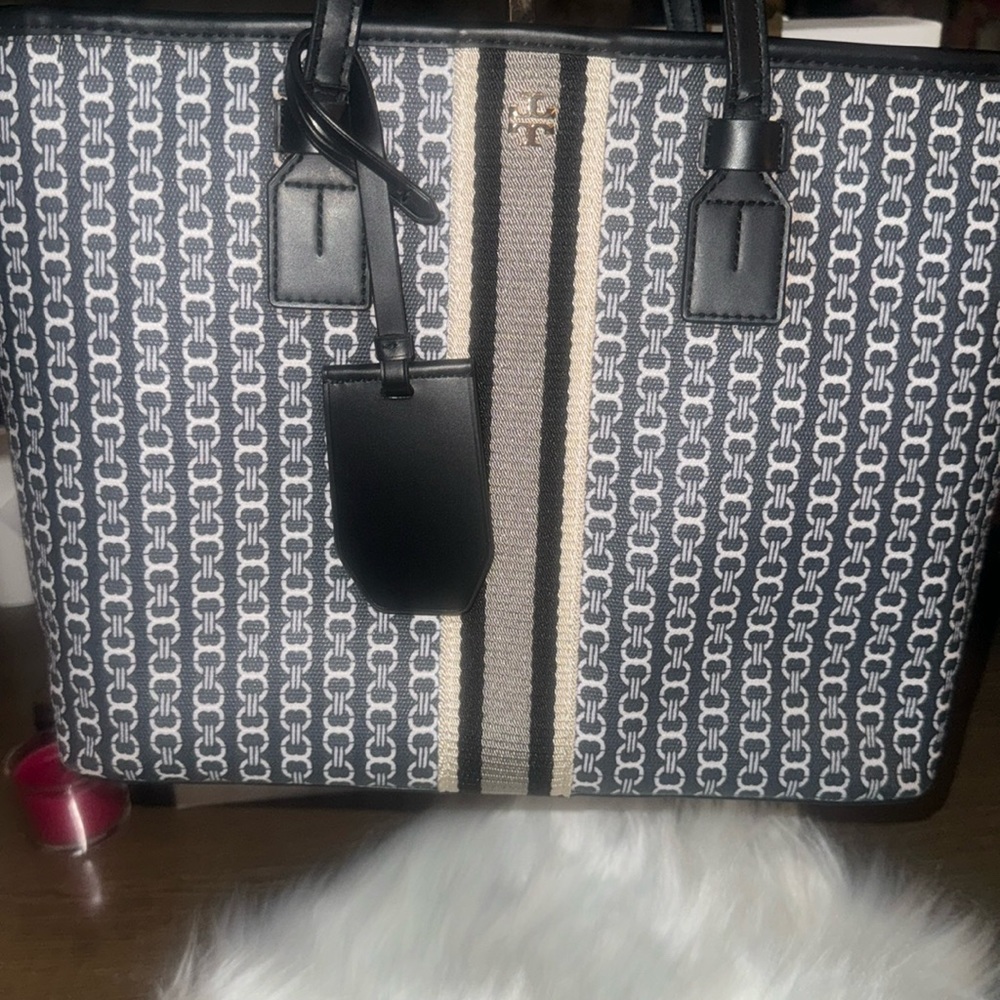 Tory Burch Gemini link ✨Host Pick✨